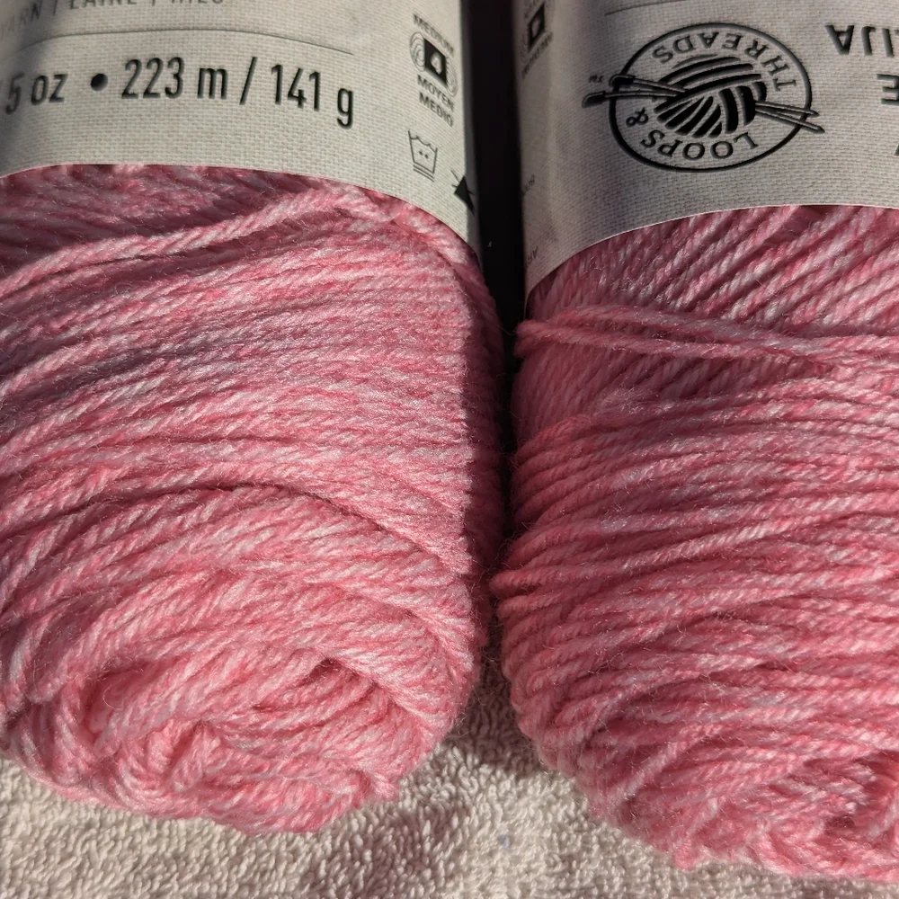 Loops & Threads Shabby Baby Pink Yarn, 2 Skiens Same Dye Lot, New - Picture 3 of 8